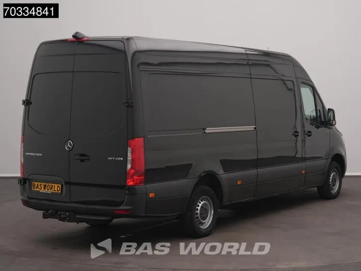 Mercedes-Benz Sprinter 2023 photo 2