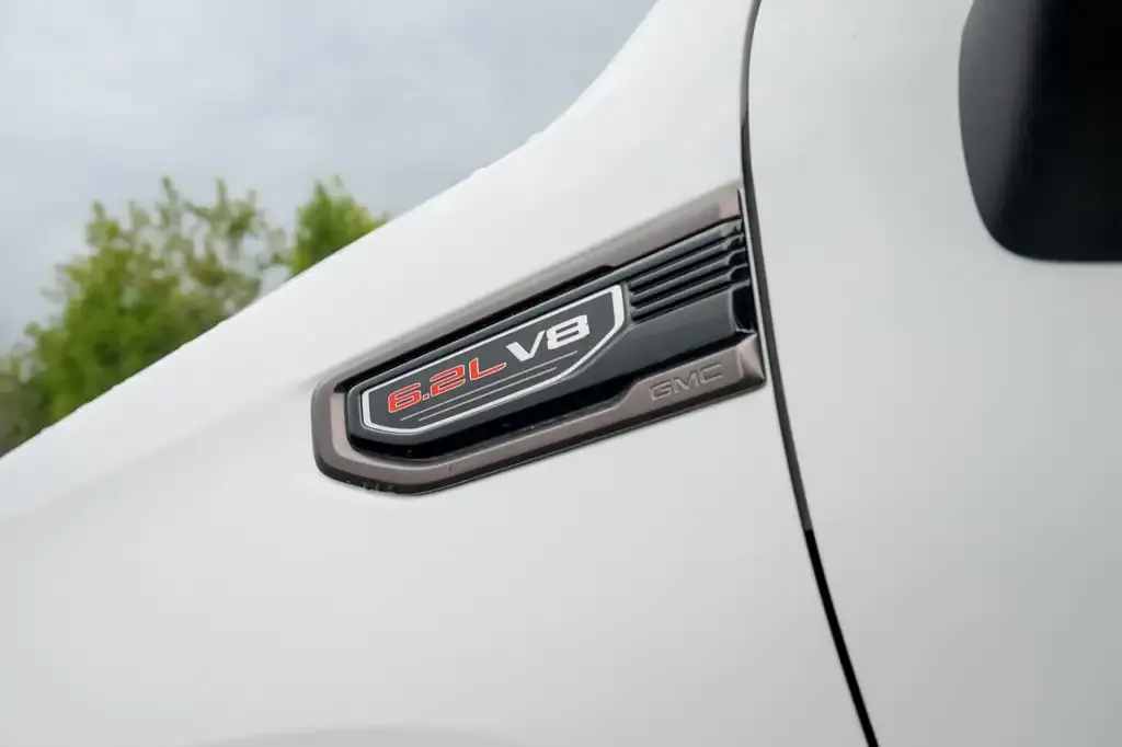 GMC Sierra 1500 2023 photo 2