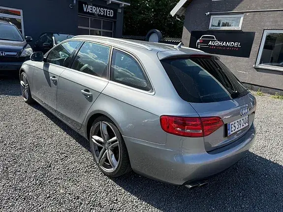 Audi A4 2008 photo 2