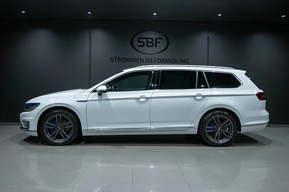 Volkswagen Passat 2017 photo 2