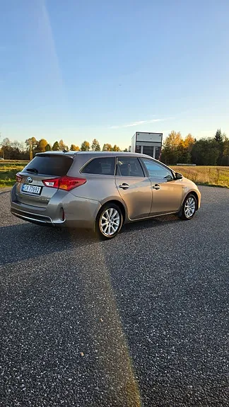 Toyota Auris 2015 photo 5