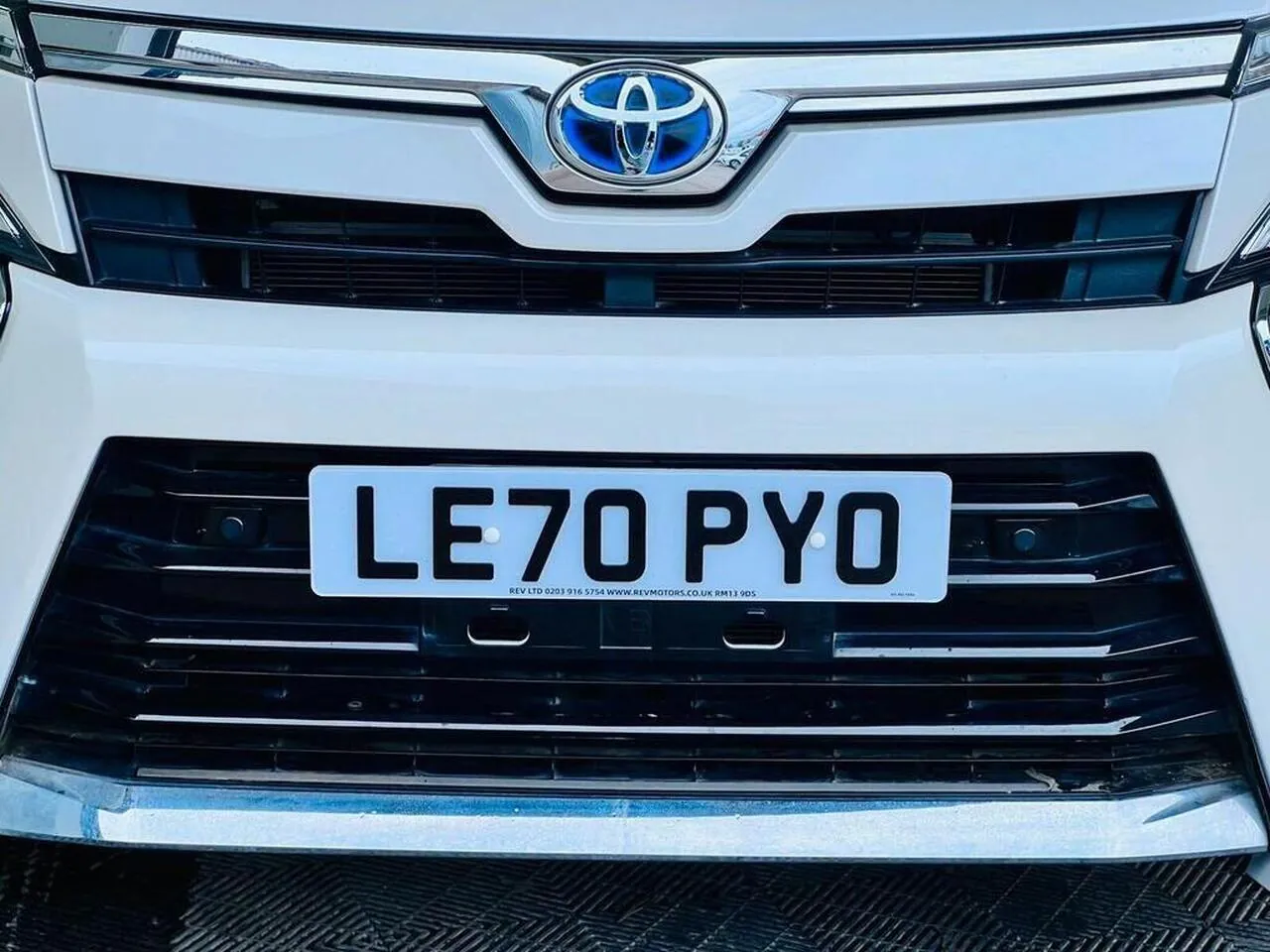 Toyota Voxy 2021 photo 5