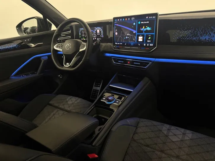 Volkswagen Tiguan 2025 photo 2