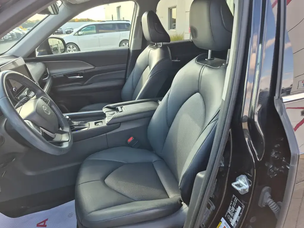 Toyota Grand Highlander 2024 photo 2