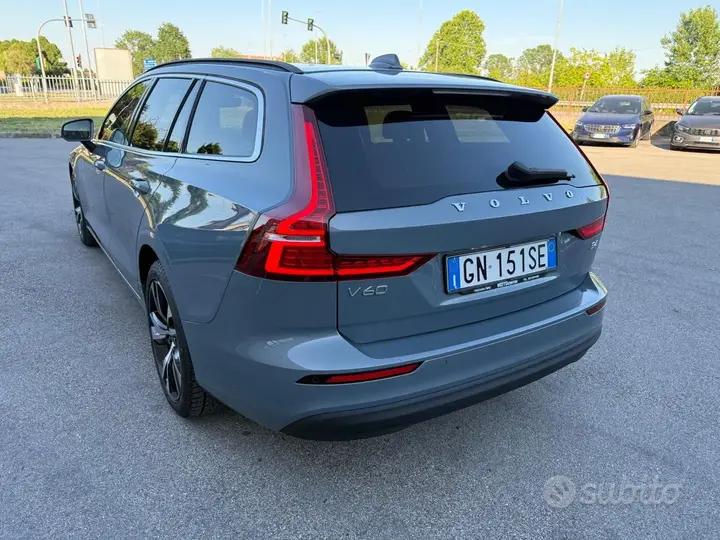 Volvo V60 2023 photo 3