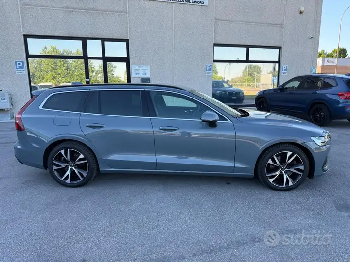 Volvo V60 2023 photo 5