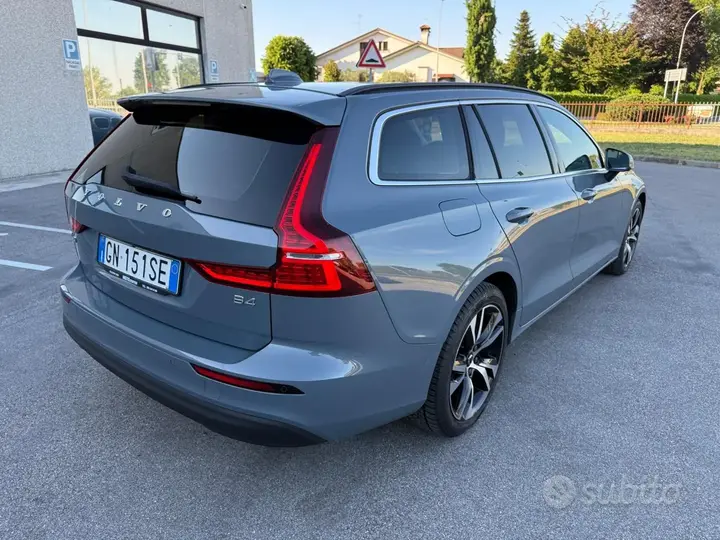 Volvo V60 2023 photo 4