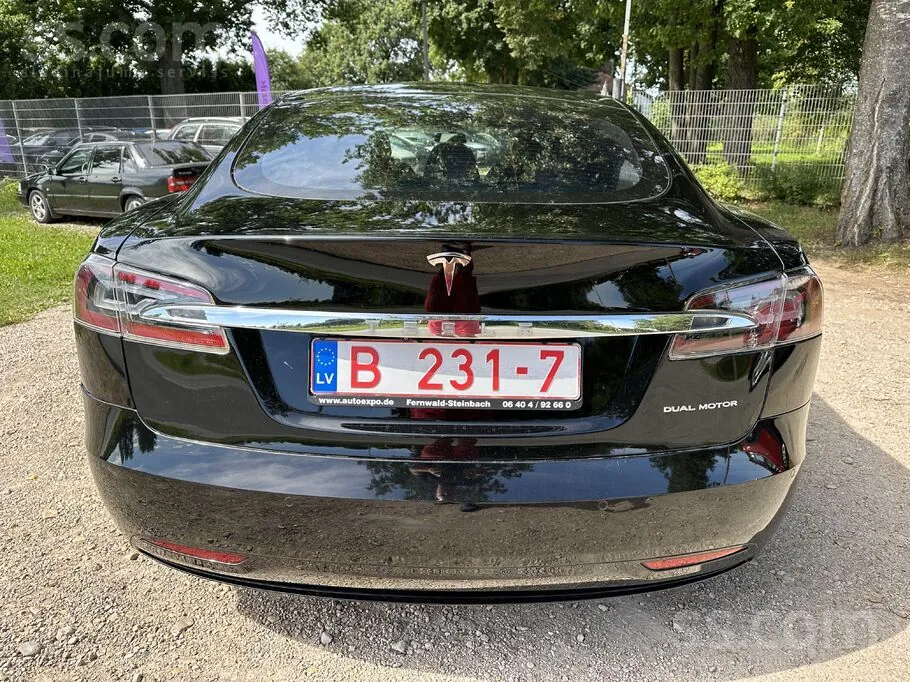 Tesla Model S 2020 photo 4
