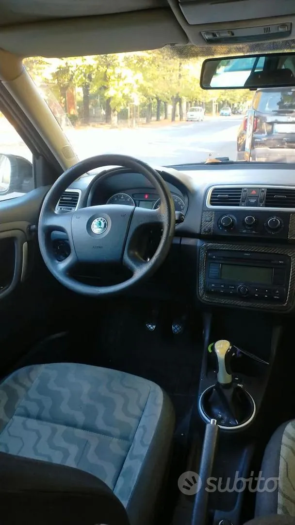 Skoda Fabia 2008 photo 3