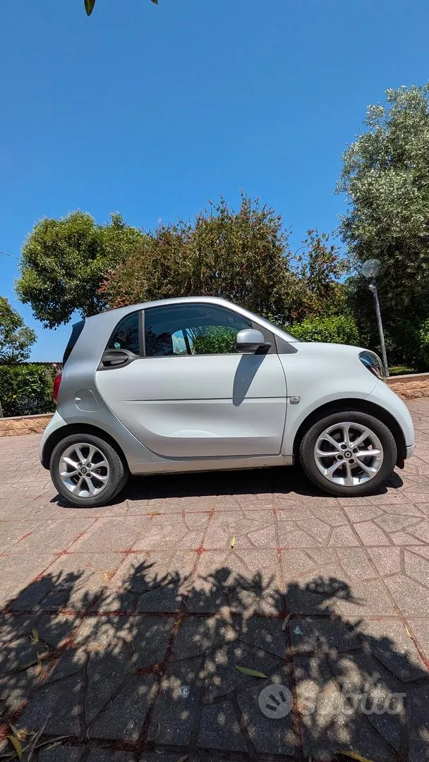 Smart Fortwo 2018 photo 2
