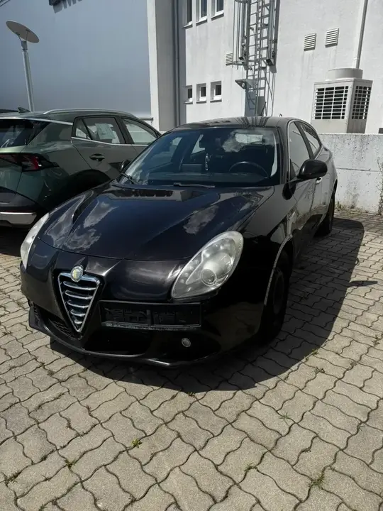 Alfa Romeo Giulietta 2010 photo 2