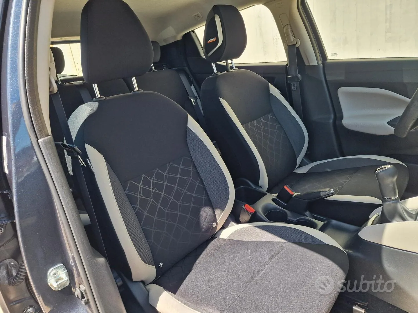 Nissan Micra 2017 photo 4