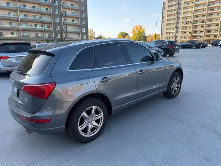 Audi Q5 2012 photo 2