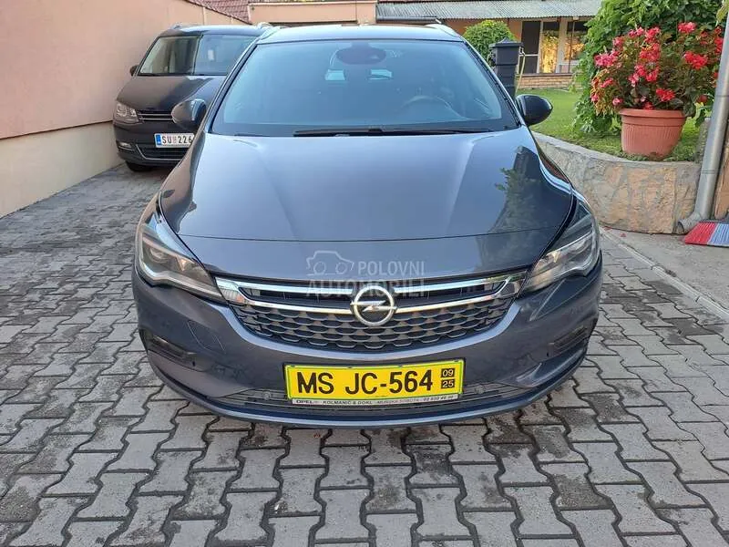 Opel Astra K 2016 photo 2