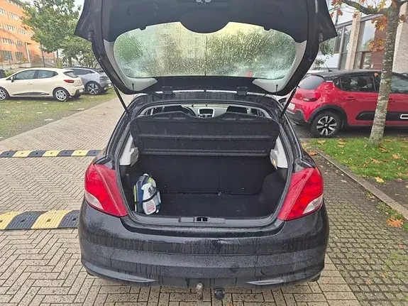 Peugeot 207 2012 photo 5