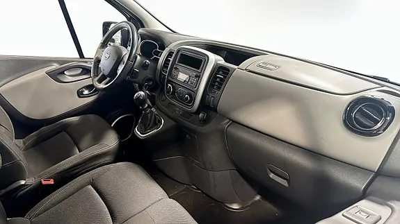 Nissan Nv300 2017 photo 3