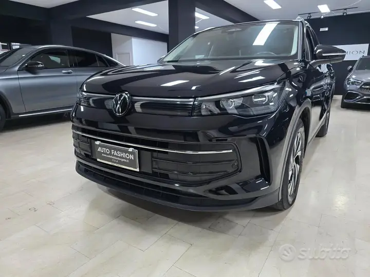 Volkswagen Tiguan 2024 photo 2