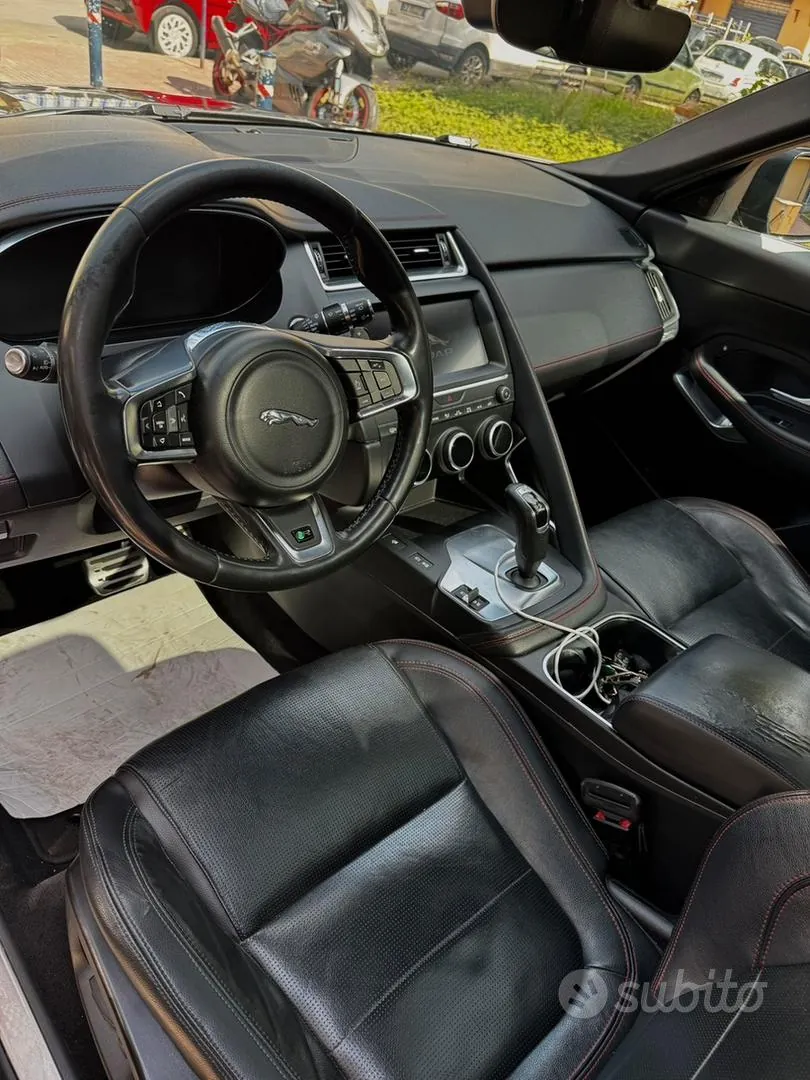 Jaguar E-Pace 2020 photo 3