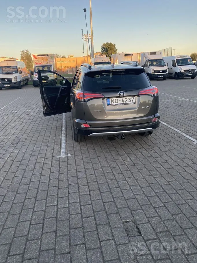 Toyota Rav4 2016 photo 3