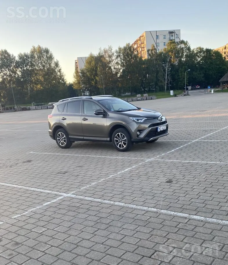 Toyota Rav4 2016 photo 2