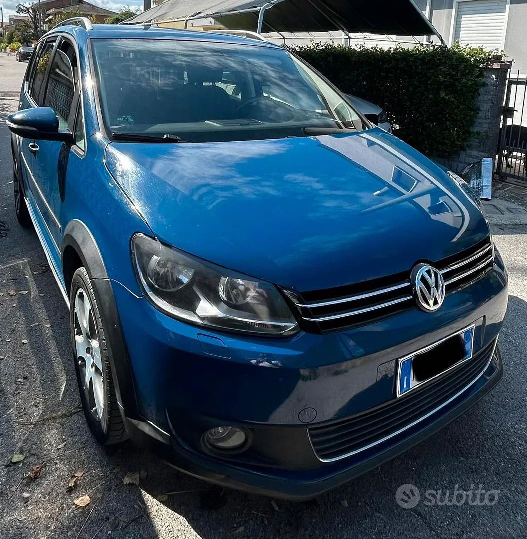 Volkswagen Touran 2013 photo 2
