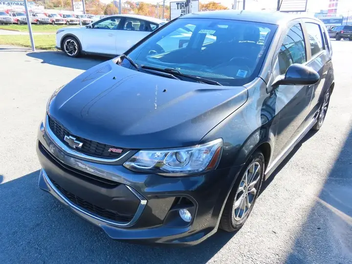 Chevrolet Sonic 2018 photo 3