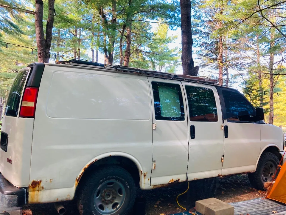 GMC Savana 2009 photo 3