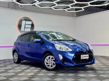 Toyota Aqua 2016 photo 2