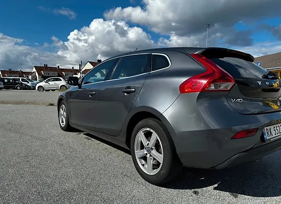Volvo V40 2013 photo 2