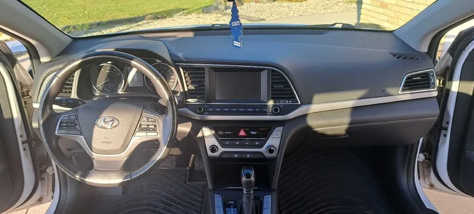 Hyundai Elantra 2018 photo 5