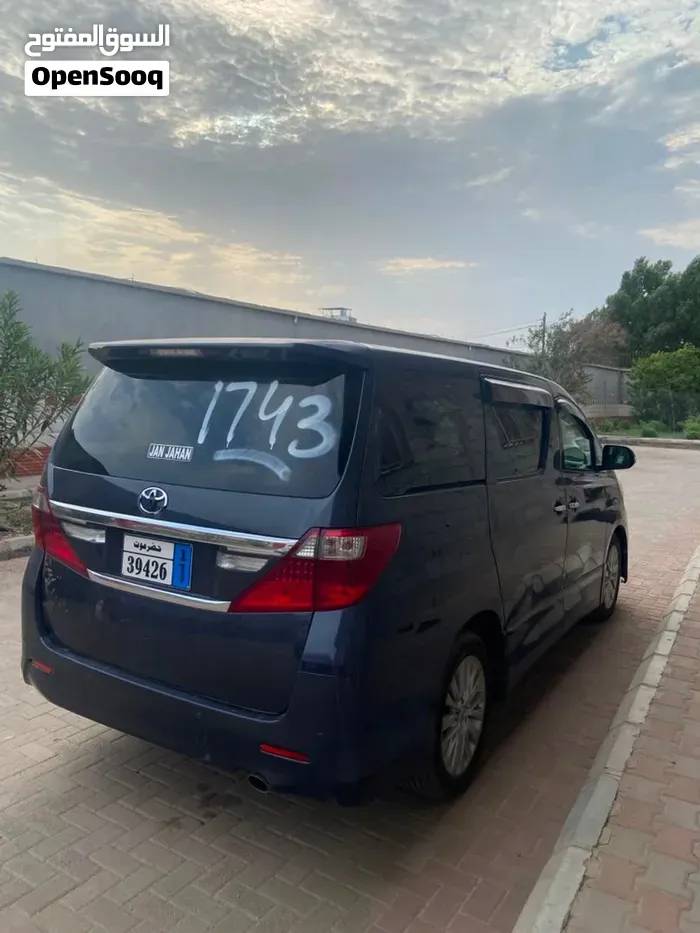 Toyota Alphard 2011 photo 4
