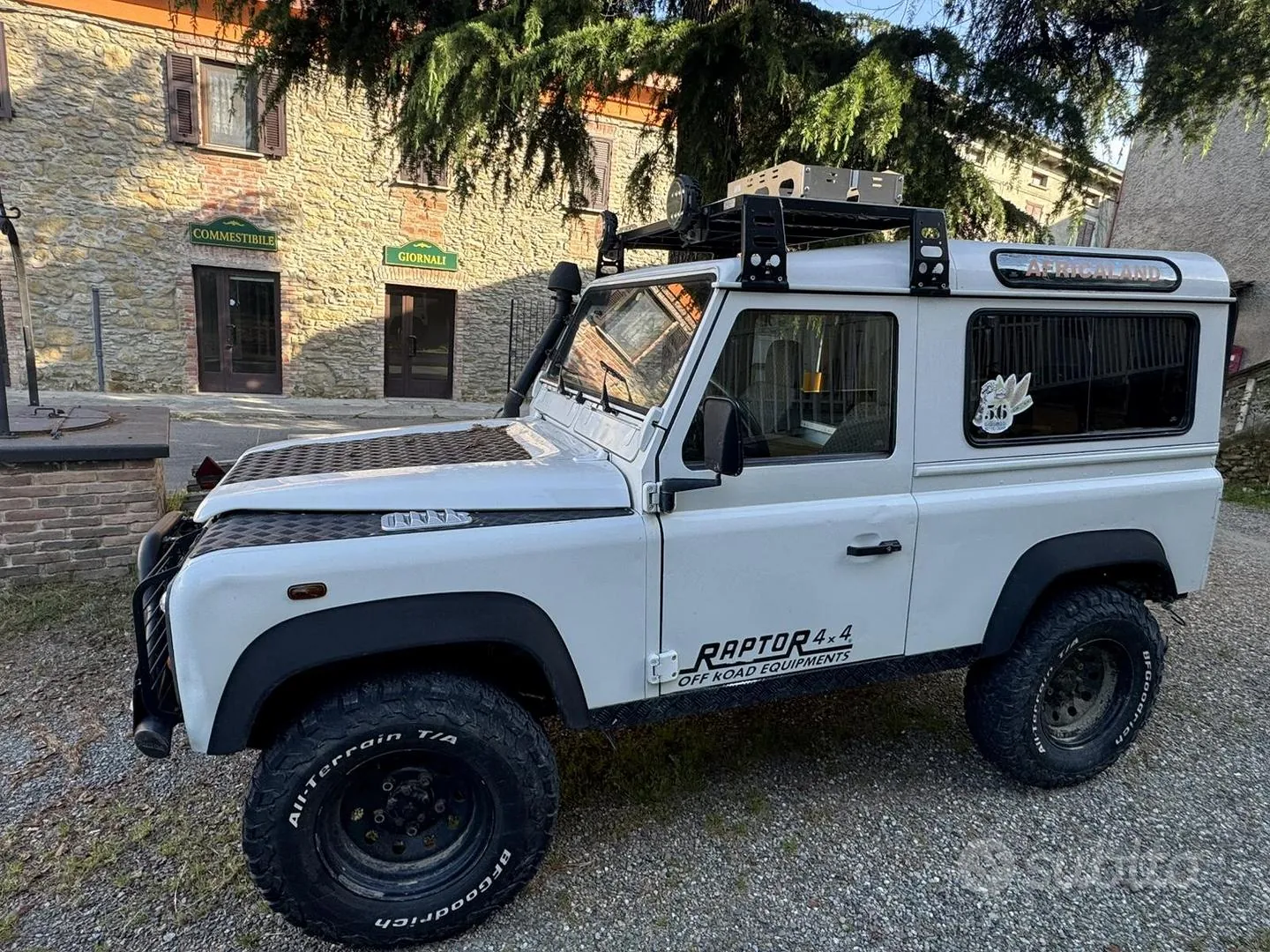 Land Rover Defender 2001 photo 2