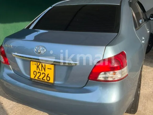 Toyota Belta 2009 photo 2
