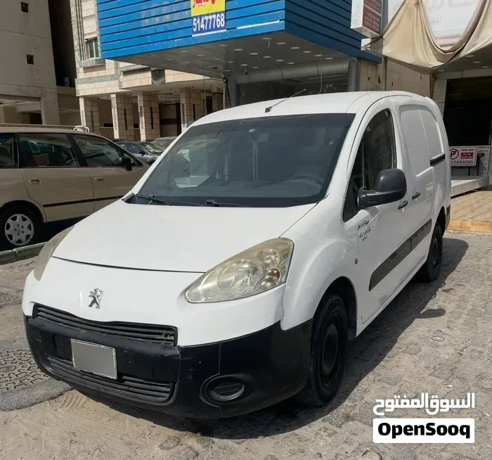 Daihatsu Yrv 2016 photo 5