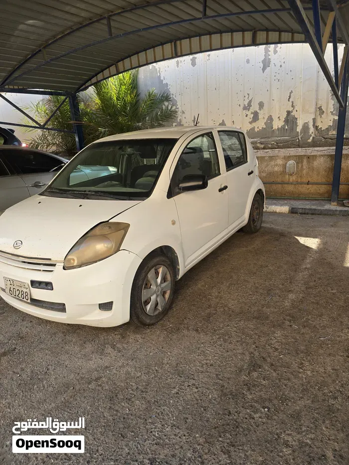 Daihatsu Yrv 2016 photo 2