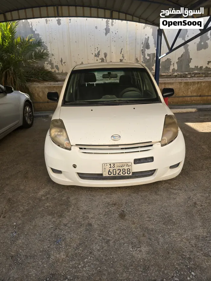 Daihatsu Yrv 2016 photo 3