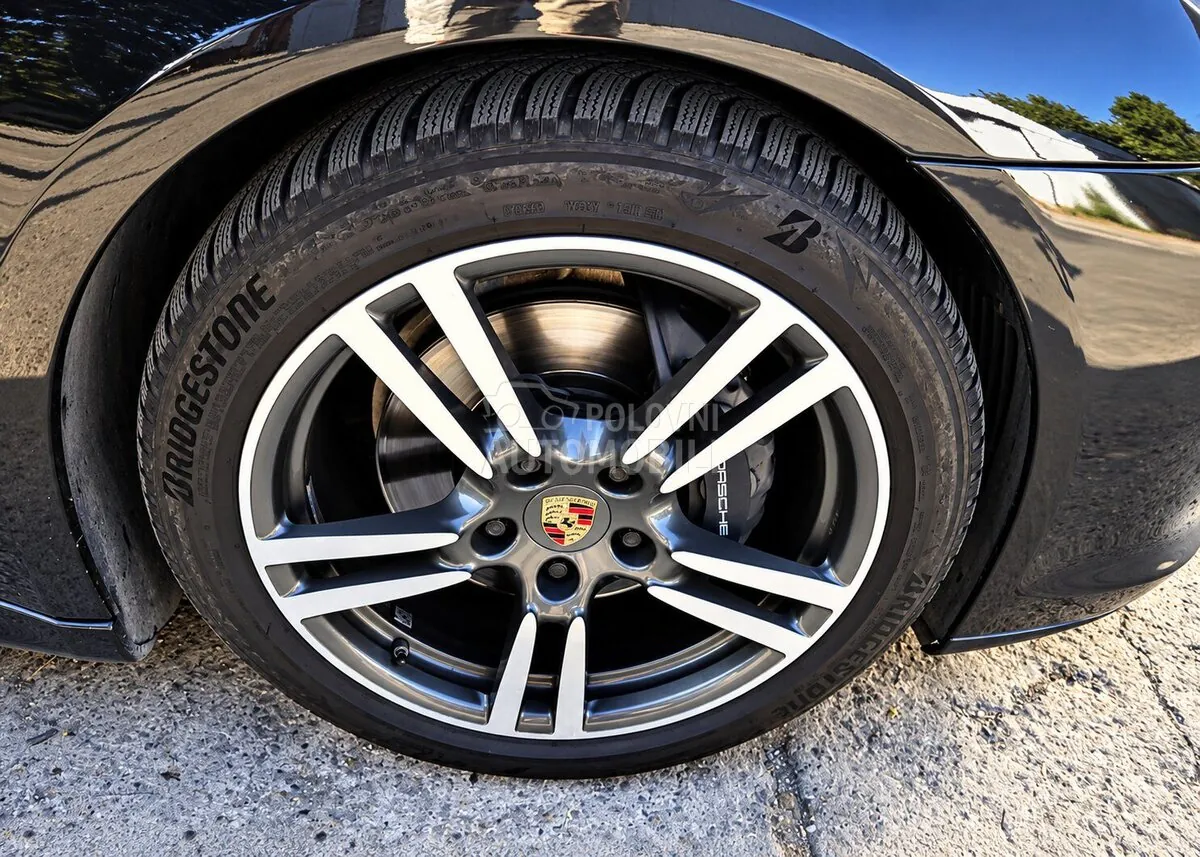Porsche Panamera 2012 photo 4