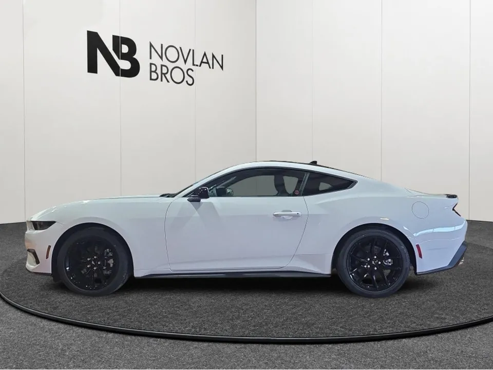 Ford Mustang 2026 photo 3