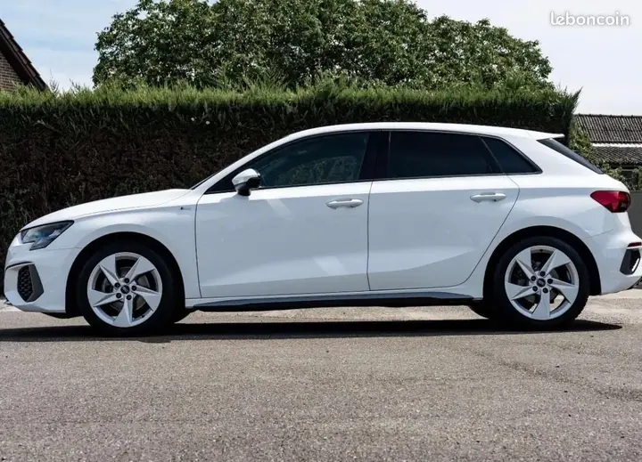 Audi A3 2024 photo 3