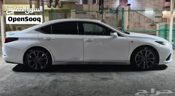 Lexus Es350 2020 photo 4