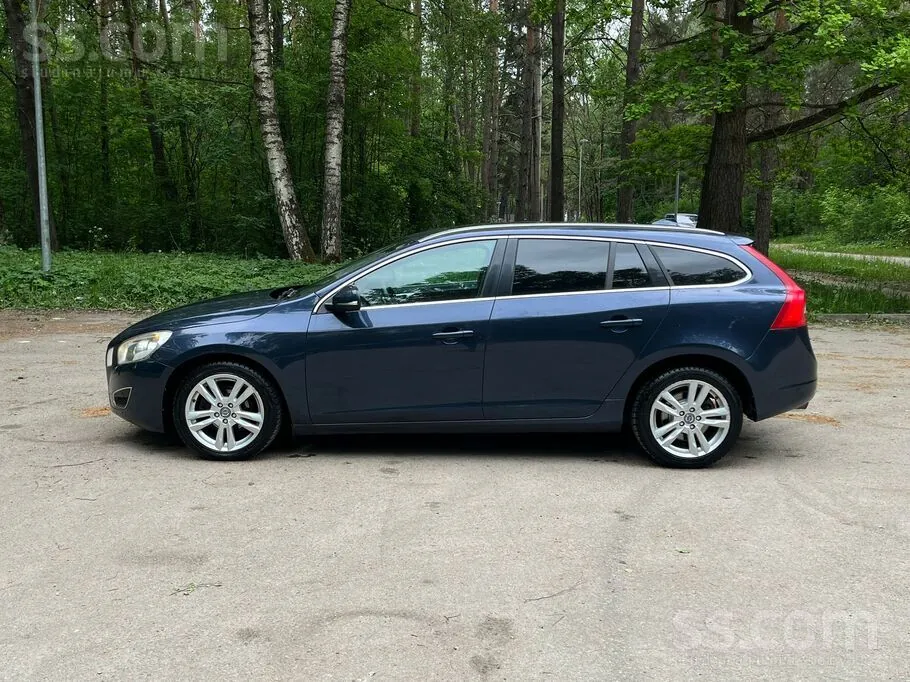 Volvo V60 2013 photo 2