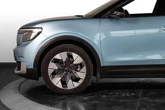 Ford Explorer 2025 photo 4