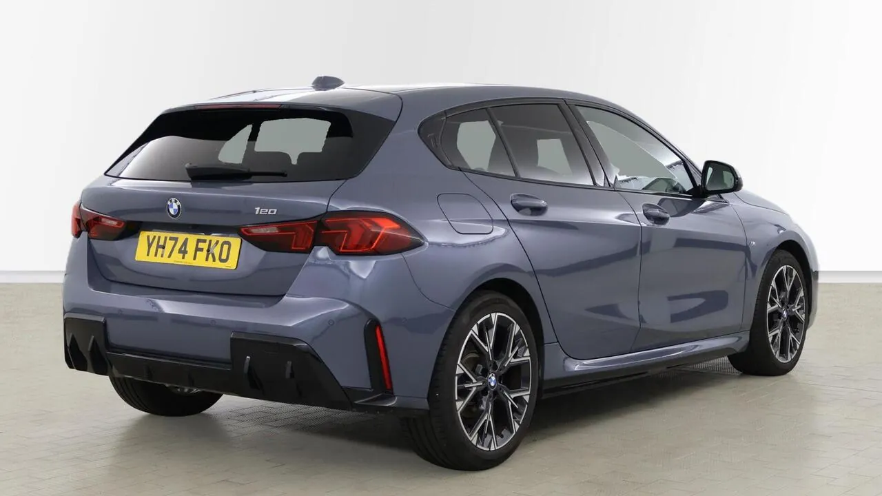 BMW 1 Series 2024 photo 4