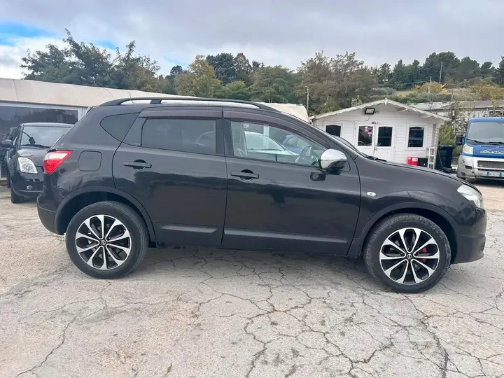 Nissan Qashqai 2013 photo 4