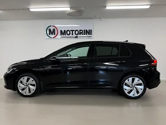 Volkswagen Golf 2025 photo 3