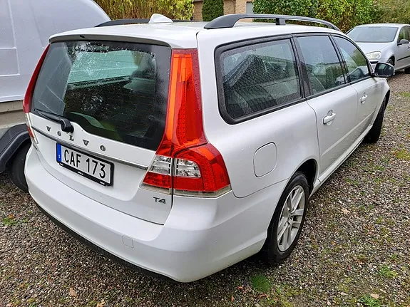 Volvo V70 2014 photo 3