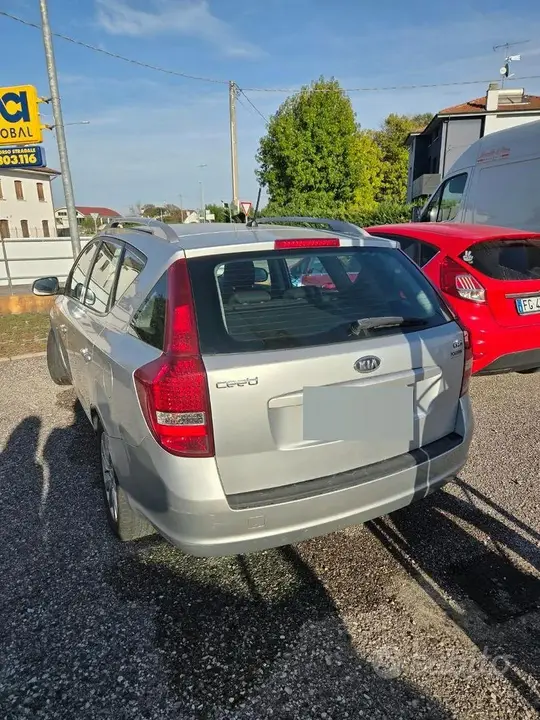 Kia Ceed 2012 photo 2