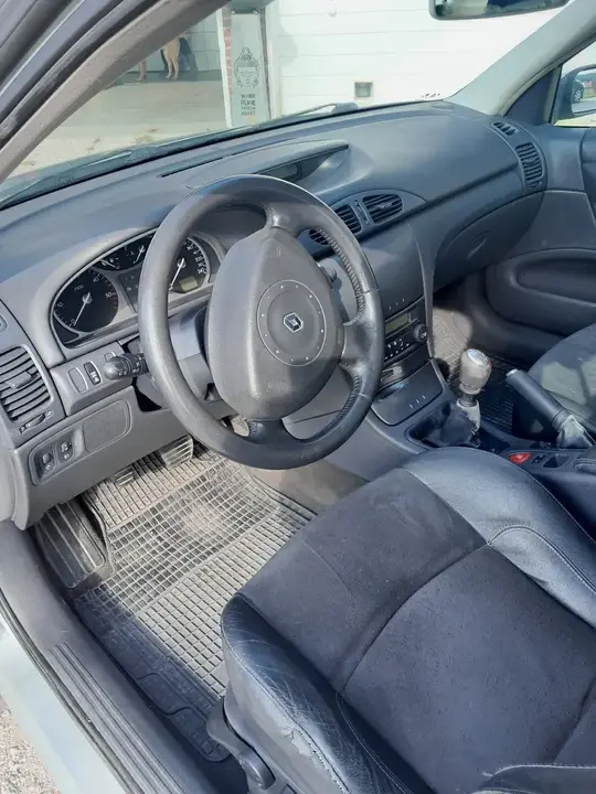 Renault Laguna 2004 photo 3