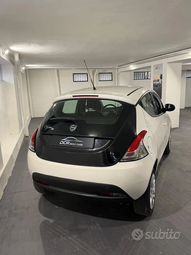 Lancia Ypsilon 2015 photo 4