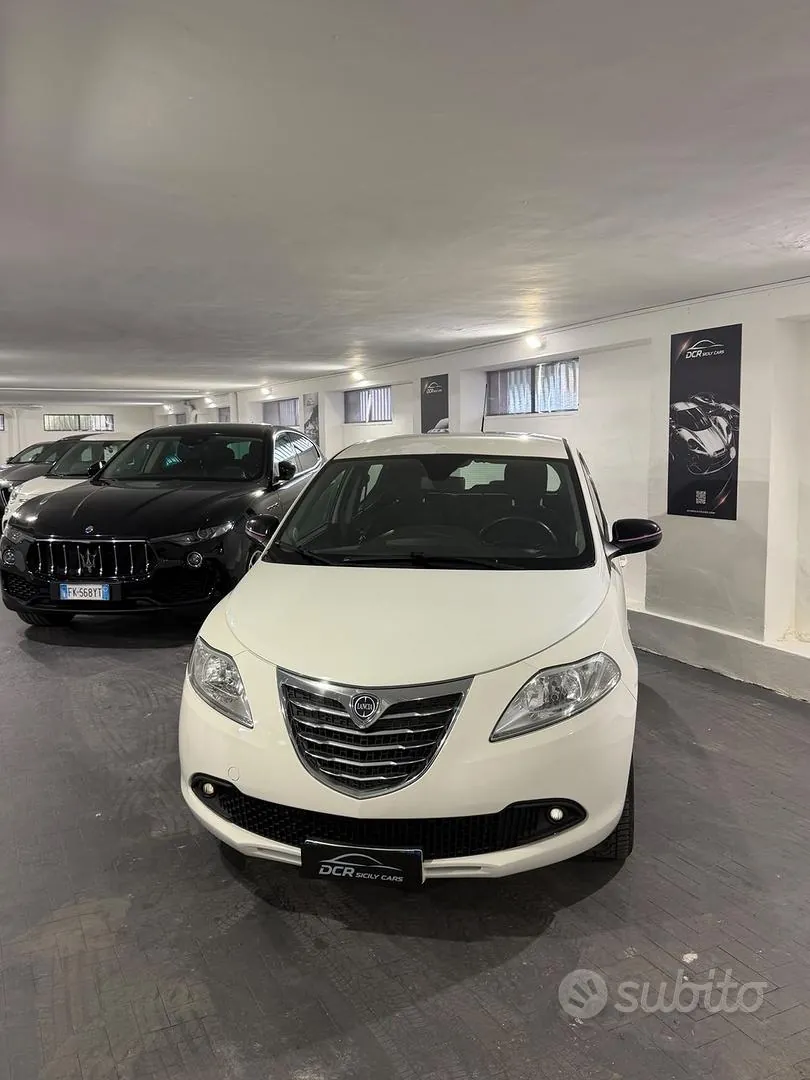 Lancia Ypsilon